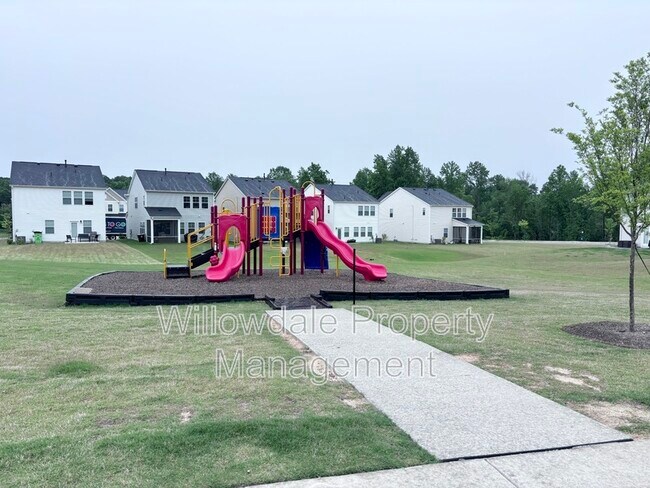 Building Photo - 913 Aspen Pointe Trl