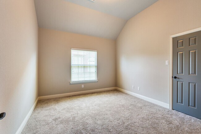 Building Photo - 2812 Pino