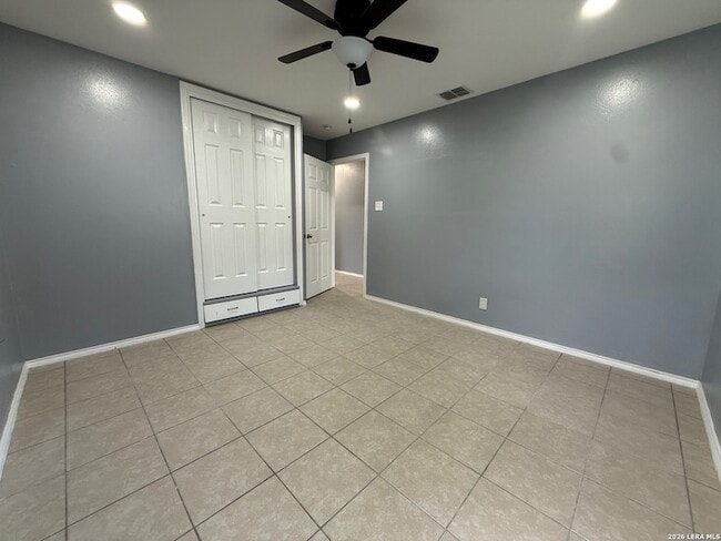 Building Photo - 3730 La Sabre Dr