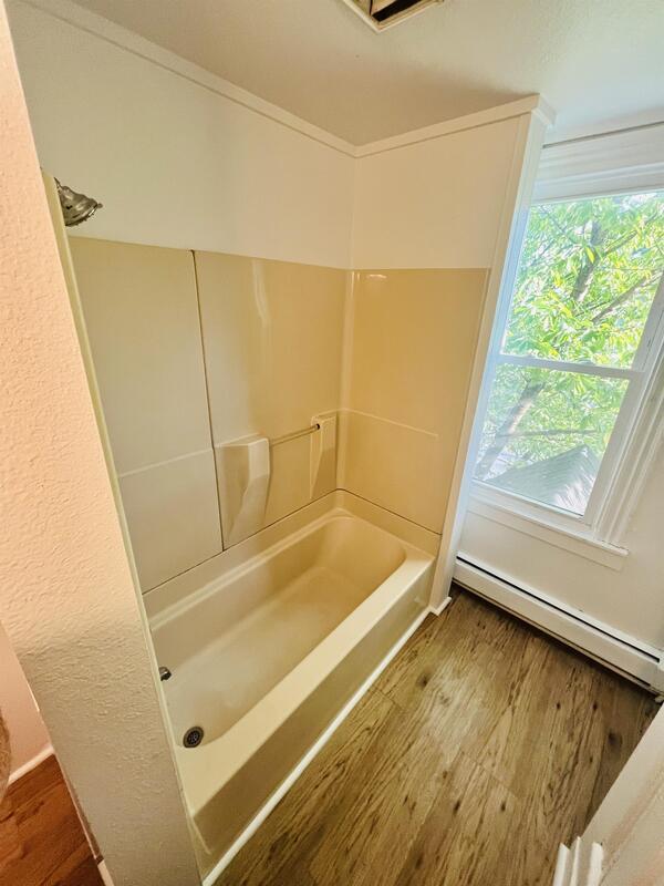 Building Photo - 1208 Bushkill St