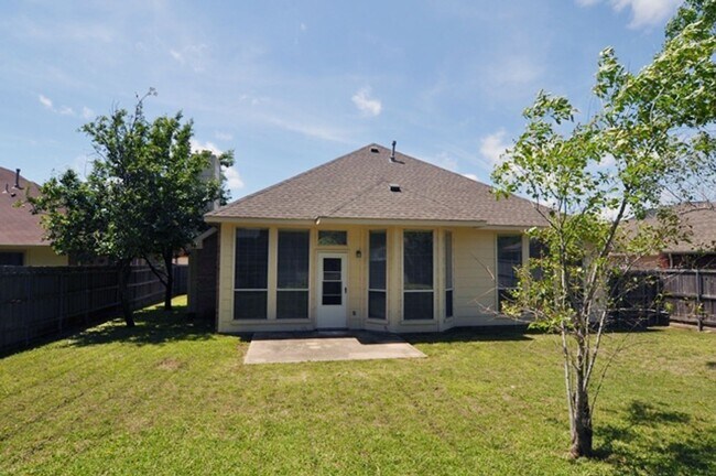 Building Photo - VIEW NOW/COMING SOON - Charming Cul-de-Sac Home in Rockwall with Flexible Floorplan & Spacious Ba...