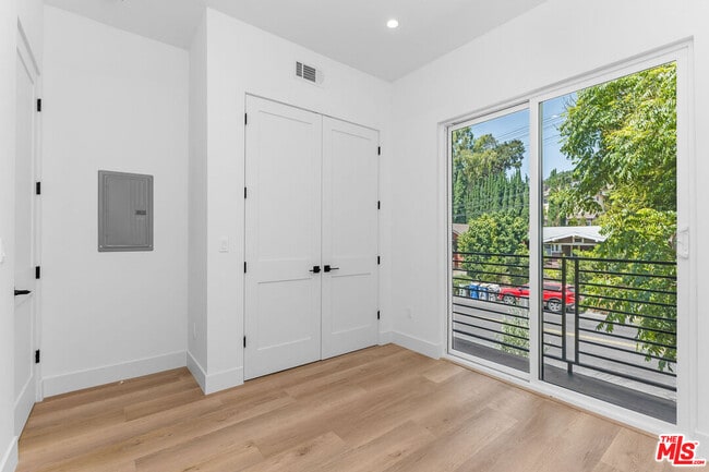 Building Photo - 1821 Ashmore Pl