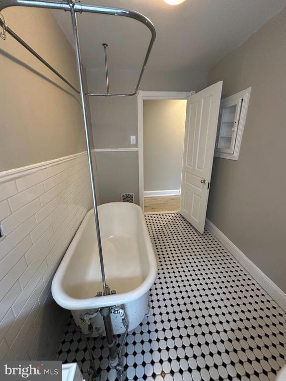 Building Photo - 4710 Warrington Ave