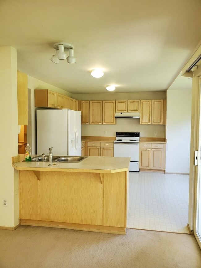 Building Photo - Great 3 bedroom home available now!