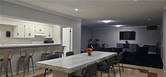 Building Photo - 2965 Pharr Ct S Northwest