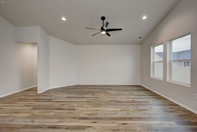 Building Photo - The 3 bedroom, 2 bedroom home also has a f...