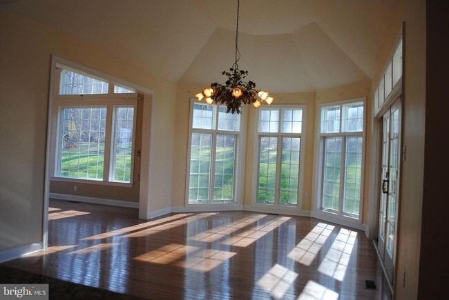 Building Photo - 1550 Knobb Hill Ln