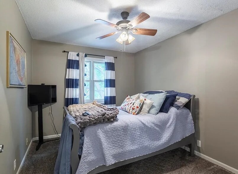 Bedroom - 16024 Martha Cir