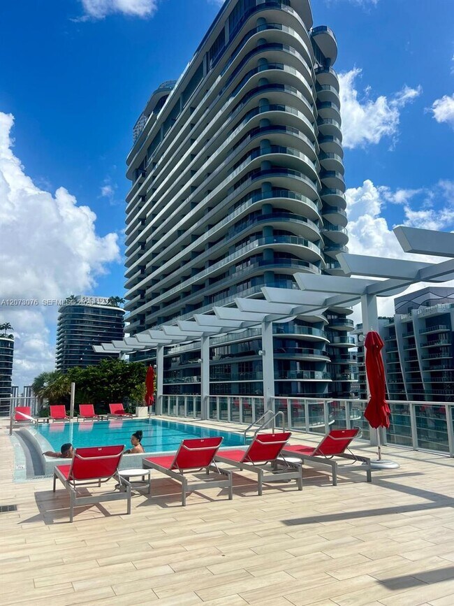 Building Photo - 1100 S Miami Ave