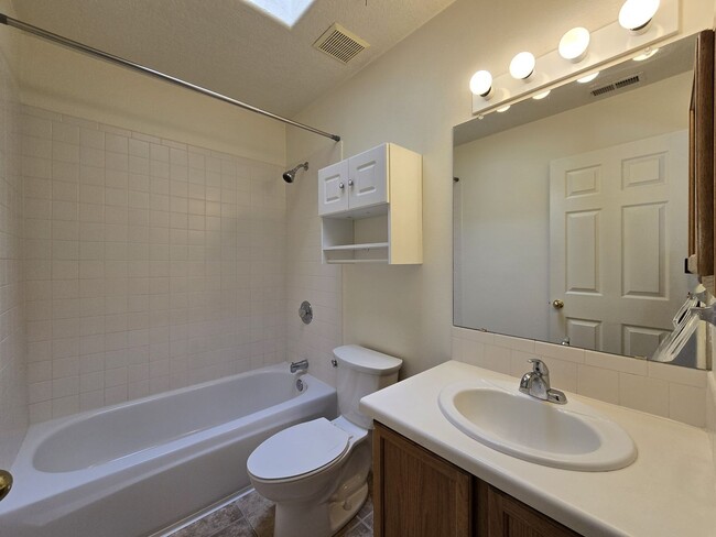 Building Photo - 3353 Vista Del Prado Ct