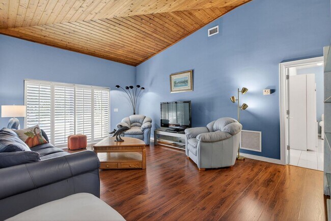 Building Photo - 3170 Estates Dr