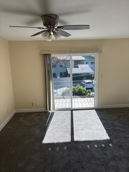 Building Photo - 22462 Salem Ave