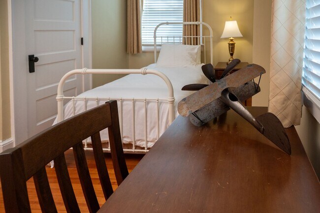 Building Photo - ***Furnished***Charming Historical Home for Lease in Downtown Winston-Salem