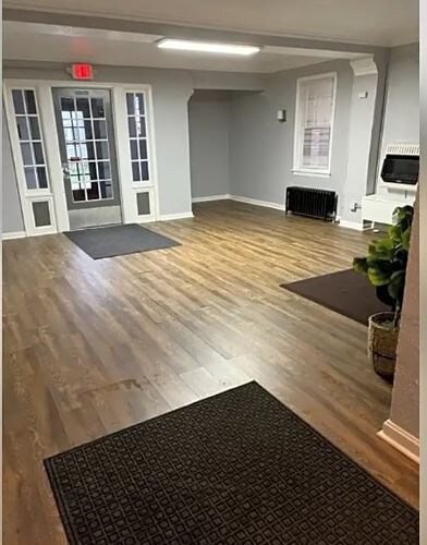 Building Photo - 1365 Clarence Ave