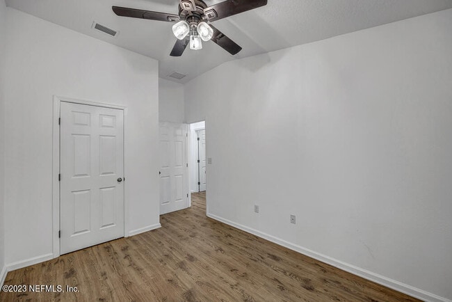 Building Photo - 5915 Pavilion Dr