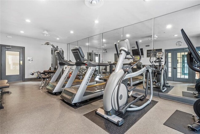 Building Photo - 955 Juniper St NE