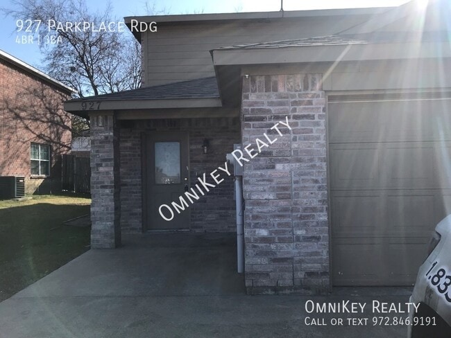 Primary Photo - 927 Parkplace Ridge