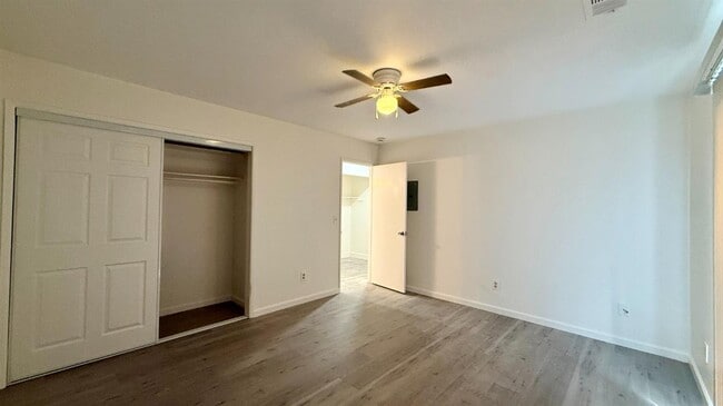 Building Photo - 2447 Knowlwood Dr