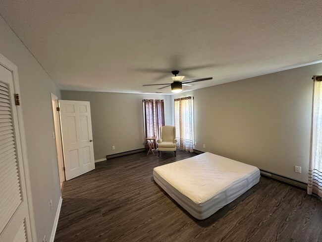 Building Photo - 289 Woodmont Dr