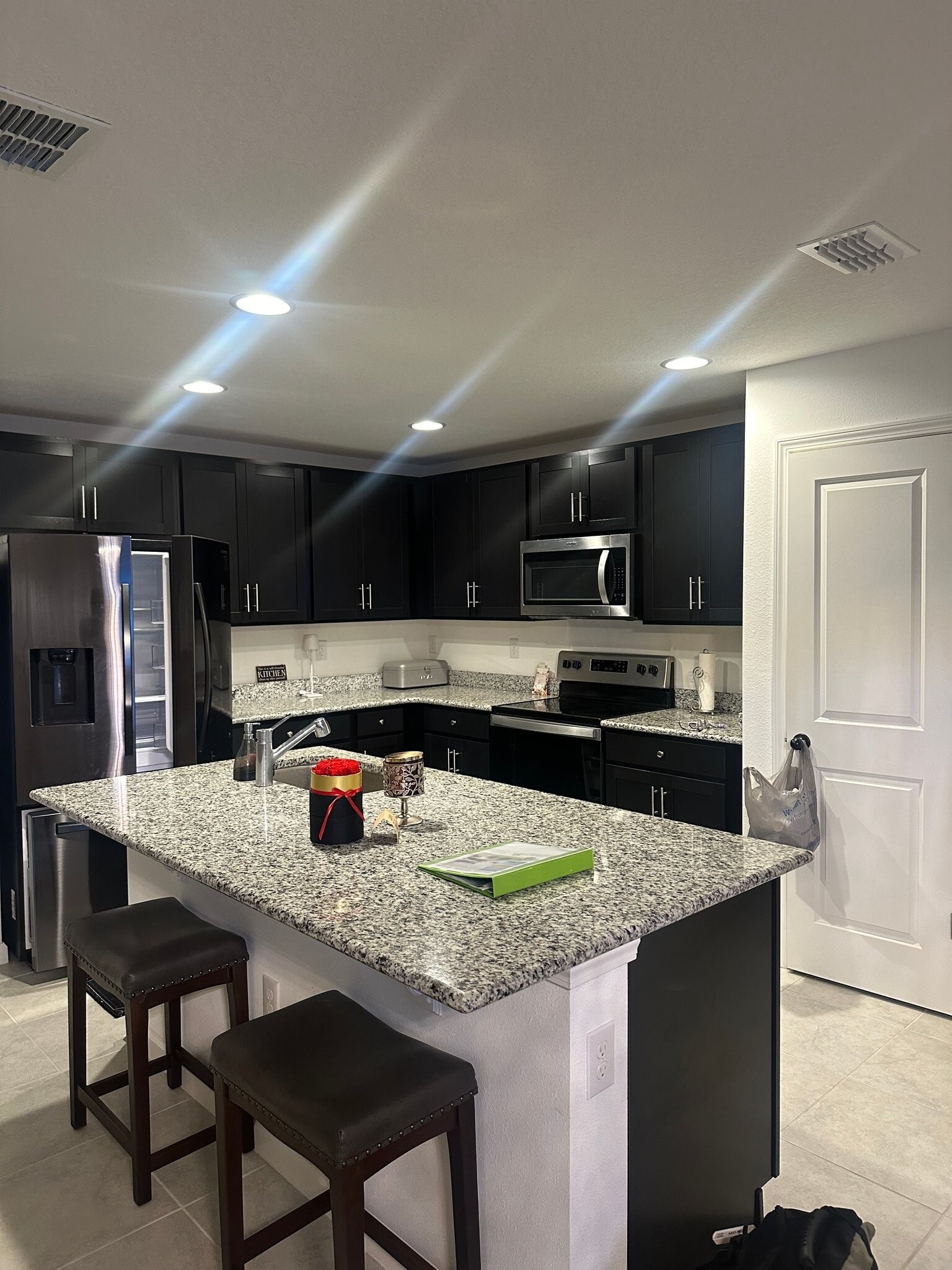 Building Photo - 3421 Yarian Dr