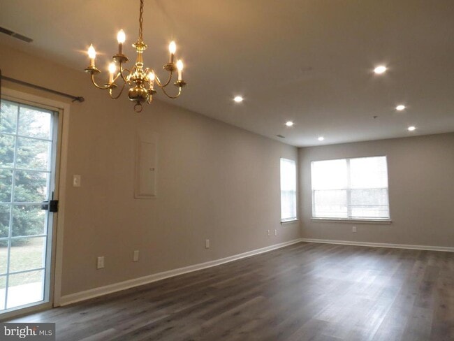 Building Photo - 16202 Ellipse Terrace