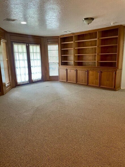 Building Photo - 21122 Harvest Hill Ln