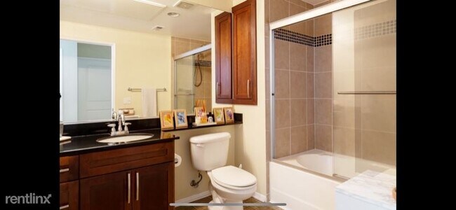 Building Photo - 2 br, 1 bath Condo - 1440 Scholarship