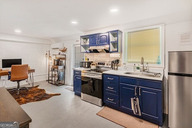 Building Photo - 2100 Cascade Rd