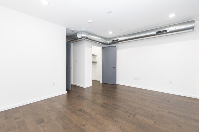 Building Photo - 1525 N 6th St
