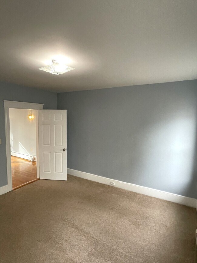 Building Photo - "Charming 3-Bedroom Apartment in Worcester...