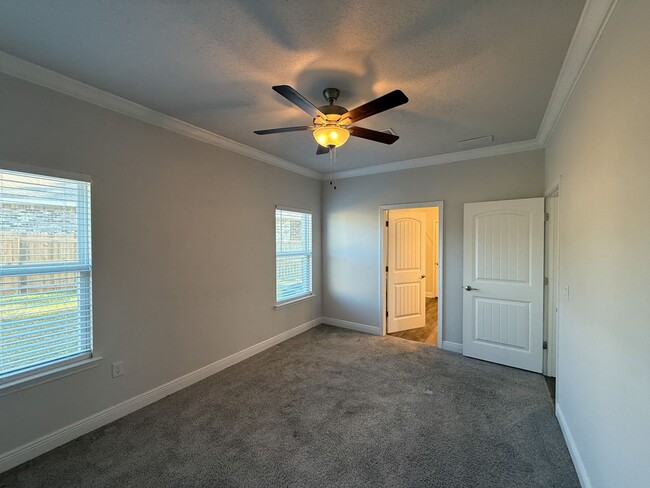 Building Photo - 4 Bedroom 2.5 Bath Home in Nautical Landin...