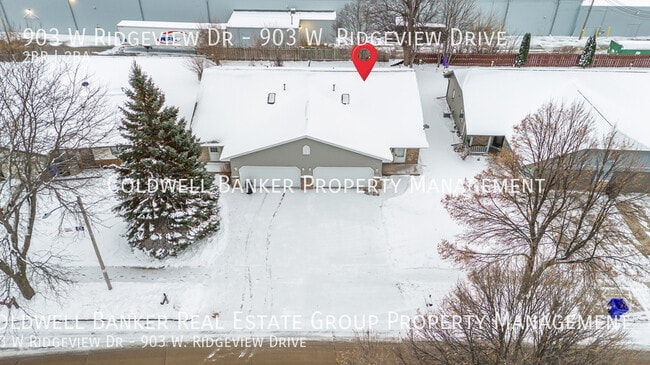 Building Photo - 903 W Ridgeview Dr