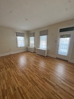 Living room with natural light - 717 Warner Ave