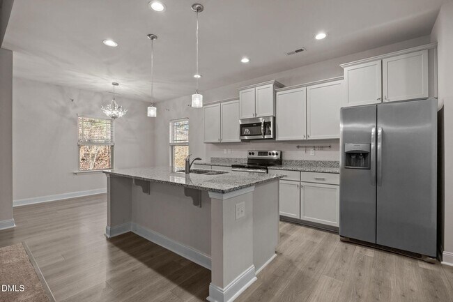 Building Photo - 75 Rolling Waters Ct