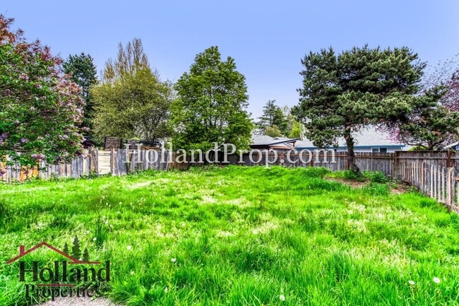 Building Photo - Great Tigard Duplex in Prime Location!