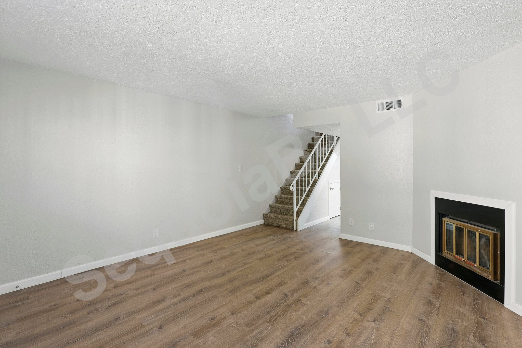 Building Photo - 6041 Sequoia Rd NW