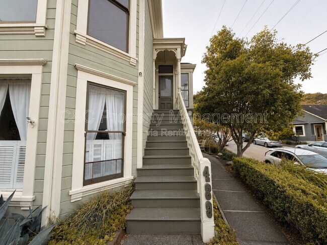 Building Photo - 489 Laurel Ave