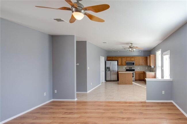 Building Photo - 1415 Fort LLoyd Pl