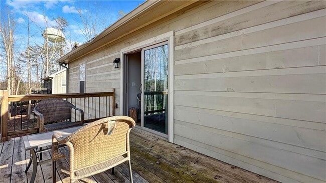 Building Photo - 374 Prince Dr