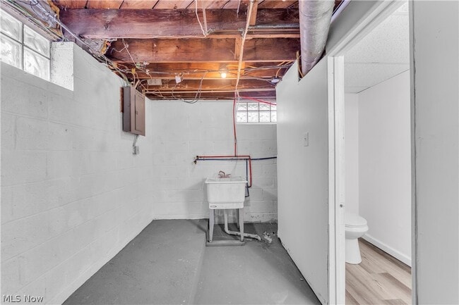 Building Photo - 5176 Joseph St