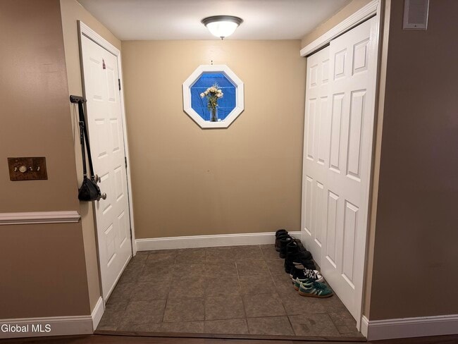 Building Photo - 93 Thimbleberry Rd