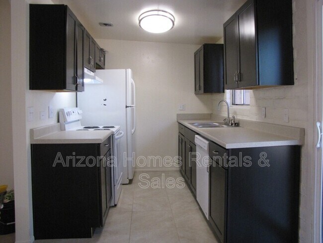 Building Photo - 7631 E Apple Tree Dr