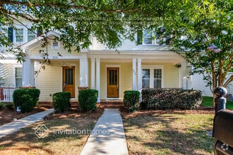 Building Photo - 504 Camellia St