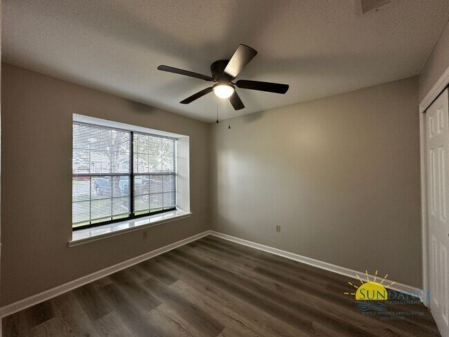 Building Photo - Magnificent 2 Bedroom Townhouse in Fort Walton Beach