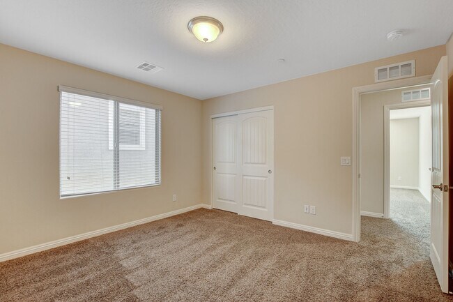 Building Photo - 2919 Caxton Grove Dr
