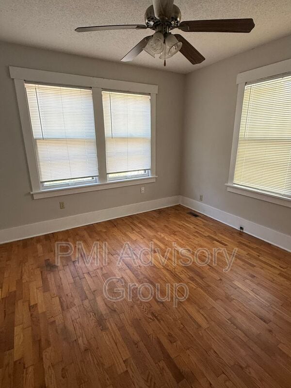 Building Photo - 1241 SW Macvicar Ave