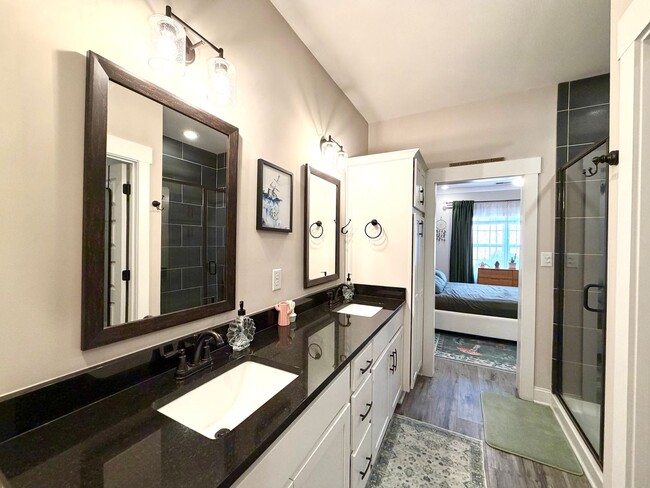 Building Photo - 1013 Berry Bnd