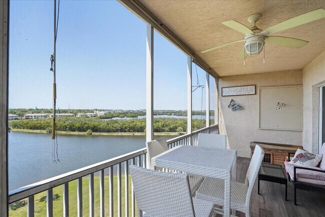 Building Photo - 6425 Shoreline Dr