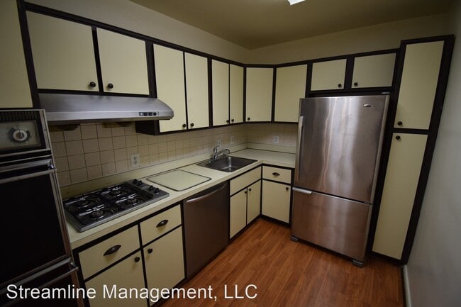 Building Photo - 1 br, 1 bath House - 5101 River Rd #1410