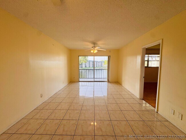 Building Photo - 8025 S Colony Cir